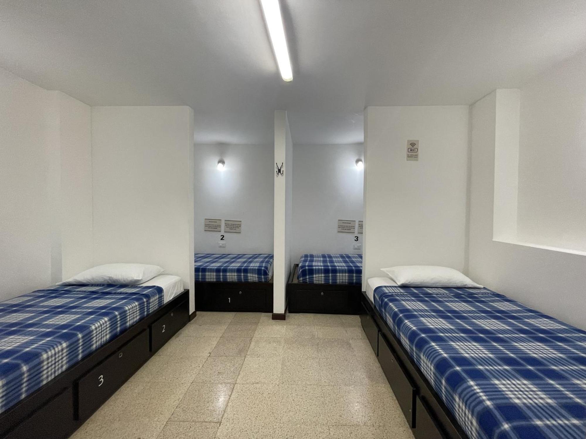 Hostal Lleras Calle 8 Μεντεγίν Εξωτερικό φωτογραφία