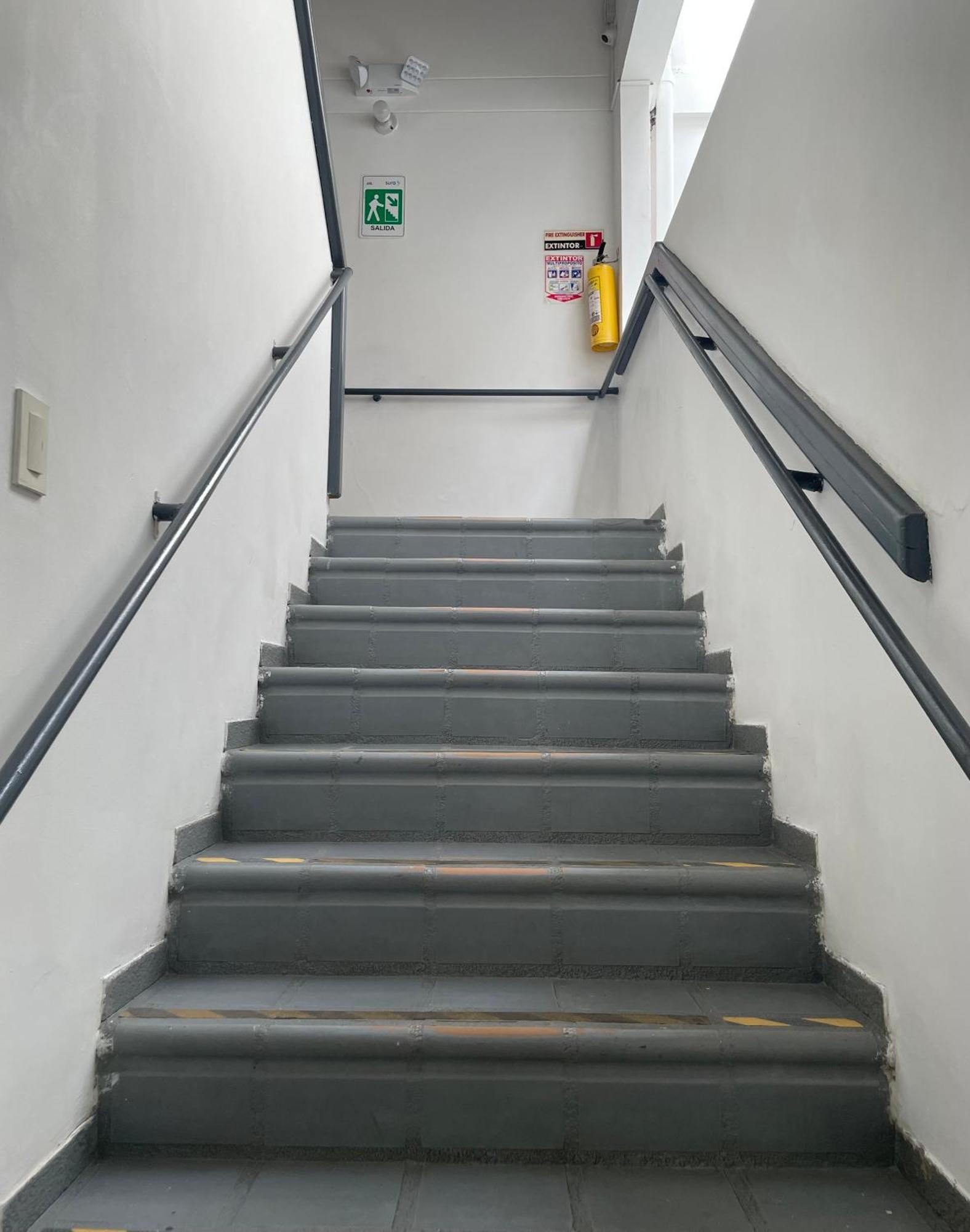 Hostal Lleras Calle 8 Μεντεγίν Εξωτερικό φωτογραφία