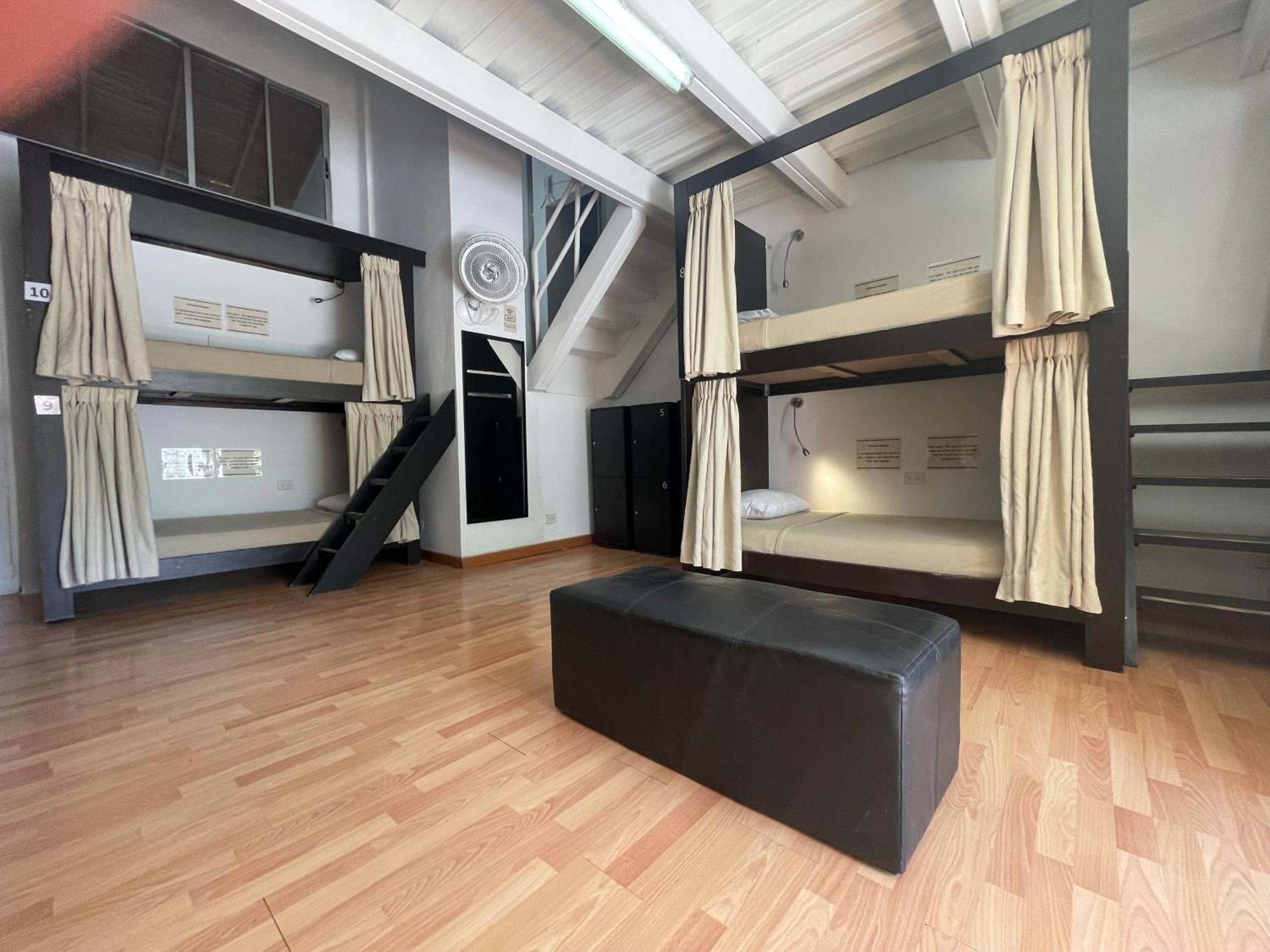 Hostal Lleras Calle 8 Μεντεγίν Εξωτερικό φωτογραφία