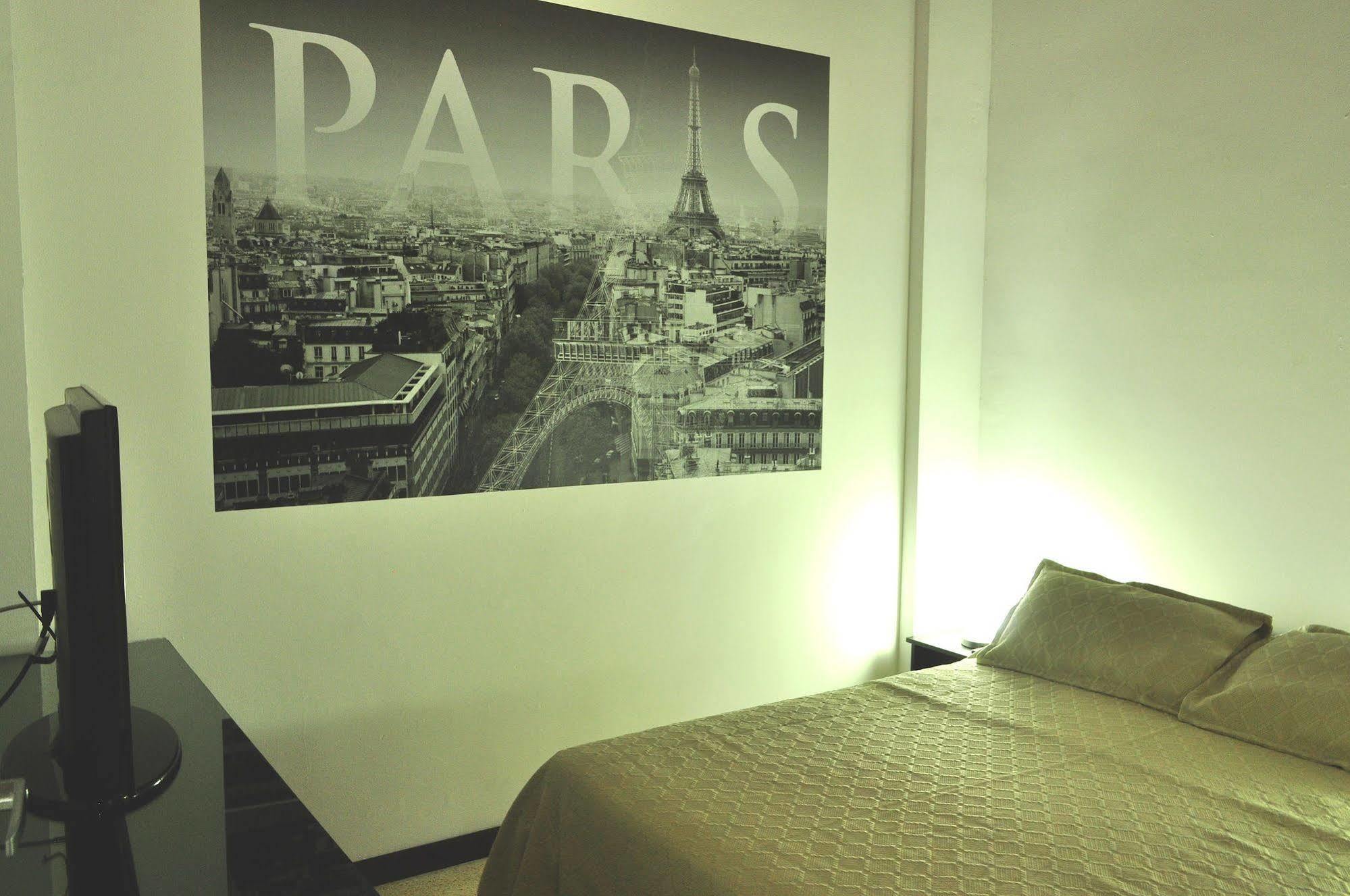 Hostal Lleras Calle 8 Μεντεγίν Εξωτερικό φωτογραφία