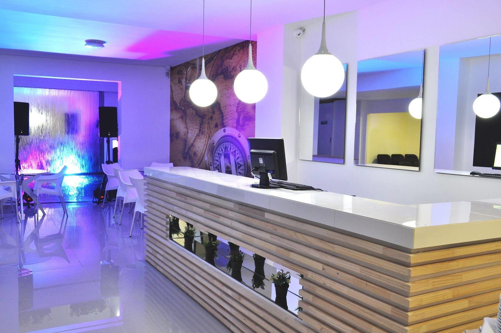 Hostal Lleras Calle 8 Μεντεγίν Εξωτερικό φωτογραφία